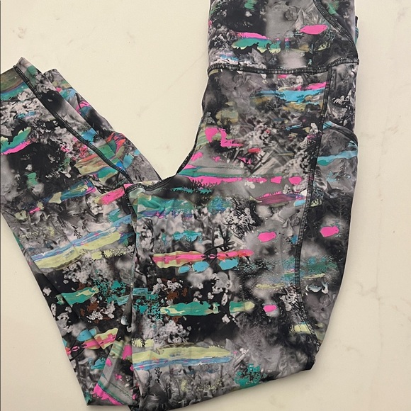 Lululemon Fast and Free 25” Colorful Abstract Print Leggings - Picture 1 of 5